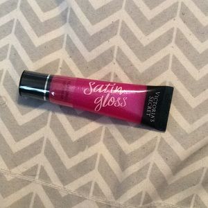 NWT VS Satin Gloss